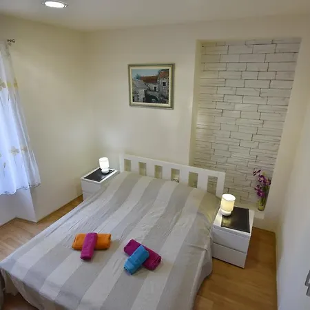 Center Apartment *