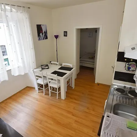 Center Apartman *